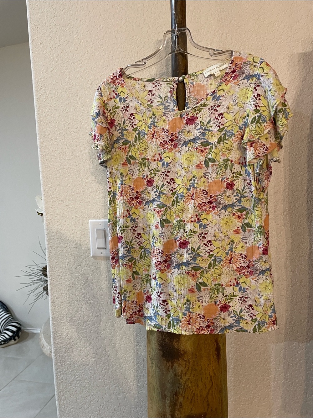 CYNTHIA ROWLEY Floral Short Flutter tiered Sleeve Blouse Multicolor SZ M (10-12)